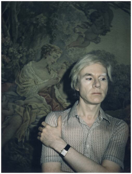 Andy Warhol. “No llevo un Tank para ver la hora. De hecho, nunca le doy cuerda: me lo pongo porque el Tank es un artículo para vestir”. Así definía el genio del arte pop a la leyenda de Cartier. Fue tal el amor que Warhol profesó a este modelo, que en 1985 realizó un par de bocetos de diseño para la casa.