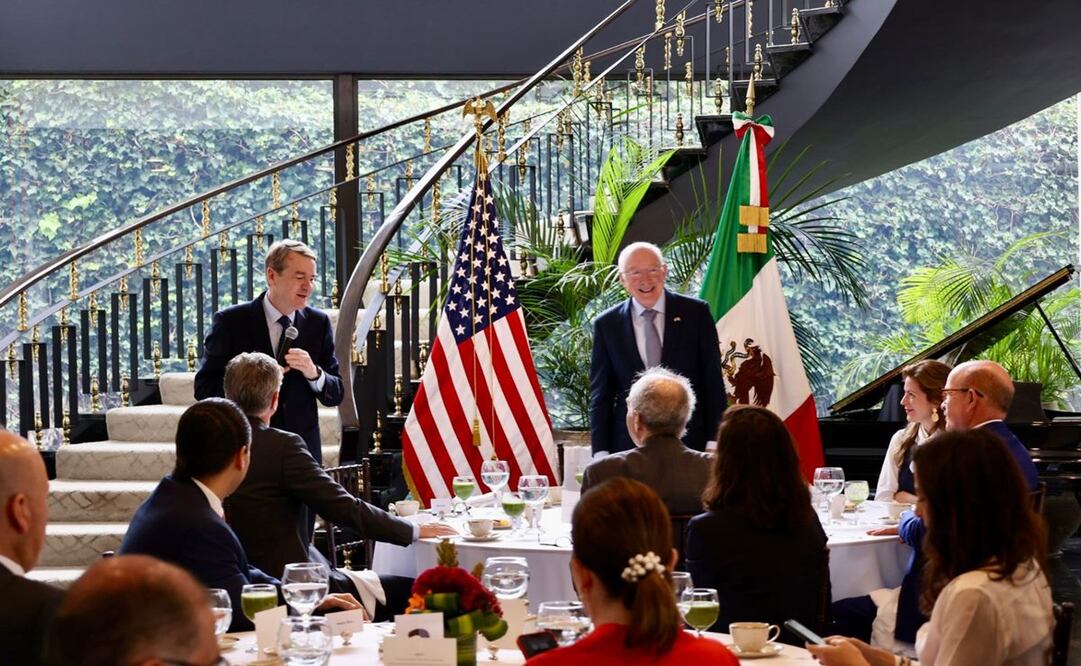 Embajador de Estados Unidos, Ken Salazar en reunión de seguimiento del Diálogo Económico de Alto Nivel (DEAN) con líderes del sector privado. Foto: Twitter @USAmbMex