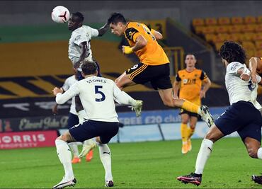 Manchester City vence a Wolves; Raúl Jiménez anotó