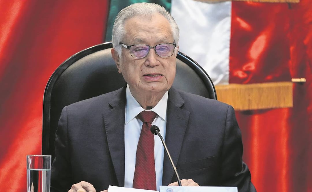 El director de la CFE, Manuel Bartlet, compareció ante diputados de las comisiones de Energía e Infraestructura de la Cámara de Diputados. Foto: Francisco Rodríguez/ EL UNIVERSAL