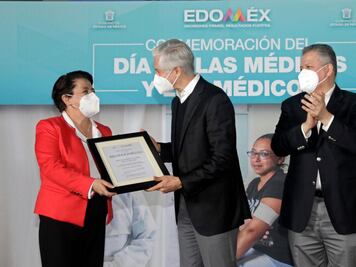 Reconocen a 32 mil médicos en el Edomex