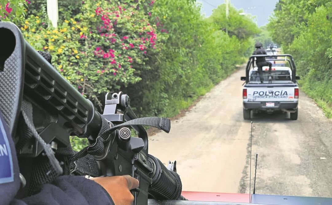 Desde Contepec hasta Tuzantla, los recorridos de los convoyes policiales han logrado ahuyentar en gran parte esa movilidad criminal, afirma Seguridad Pública estatal. Foto: Carlos Arrieta/EL UNIVERSAL  