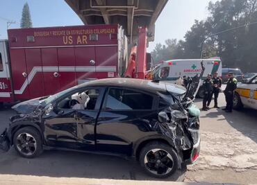 Choca Metrobús contra vehículo particular en Venustiano Carranza