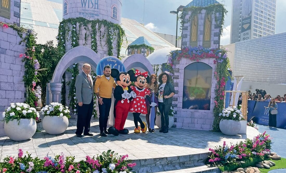 José Eduardo Derbez, María León y Lucero Mijares en el estreno. Foto: Nicole Trejo/El Universal
