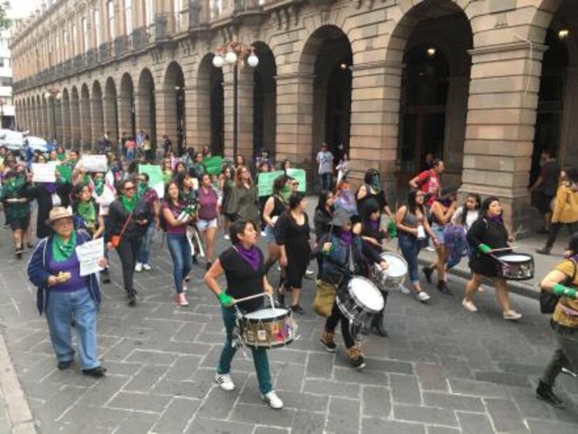 Exigen alto a la violencia contra las  mujeres en 11 entidades