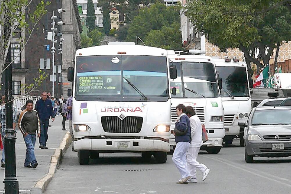 Se estima que poco más de 15% de las concesiones en el Estado de México extendieron su tiempo de trabajo de manera irregular (ARCHIVO EL UNIVERSAL)