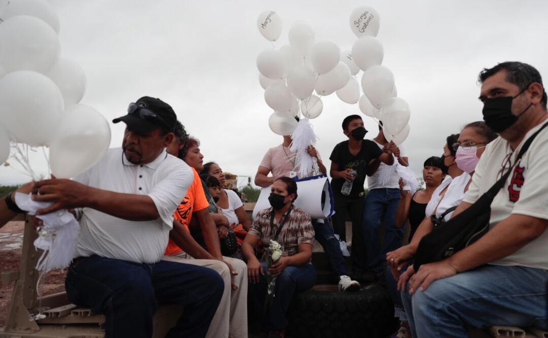 Foto: Diego Simón Sánchez/El Universal/ La misa se celebrará cerca del pocito, por lo que las familias tienen que ser transportadas desde la carretera en camionetas del Ejército 