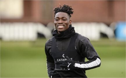 Christian Atsu es encontrado vivo entre los escombros en Turquía