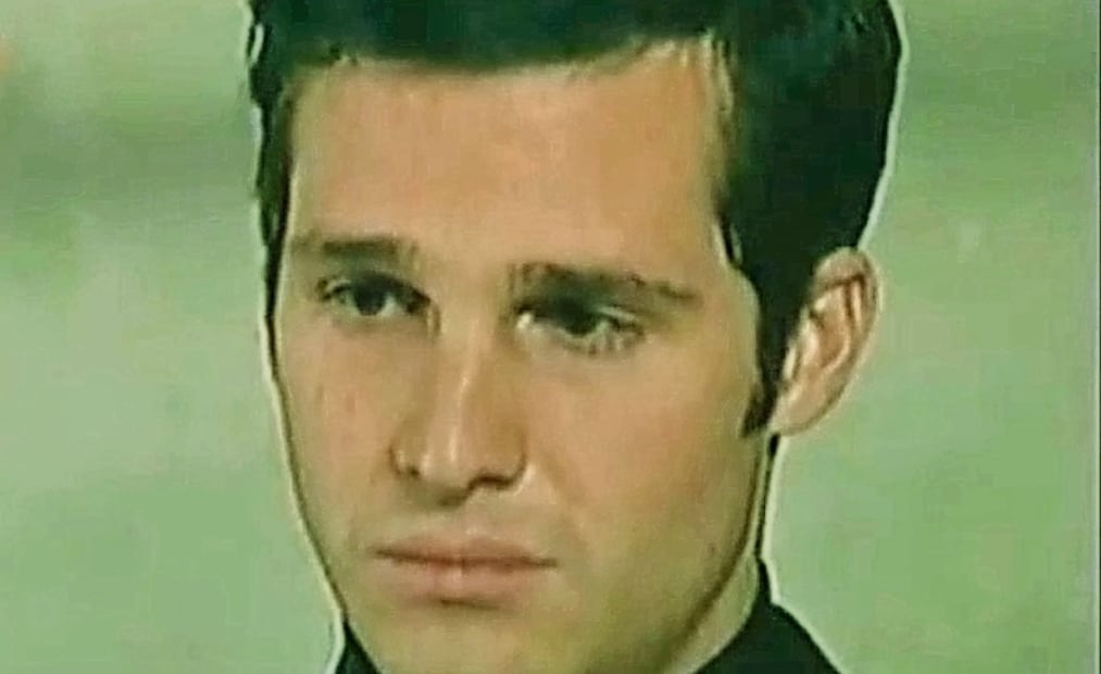 En la telenovela de Azteca, Cuando seas mía (2001), como Bernardo, un hombre homosexual. Fotos: Azteca, Fidecine, IG y Netflix