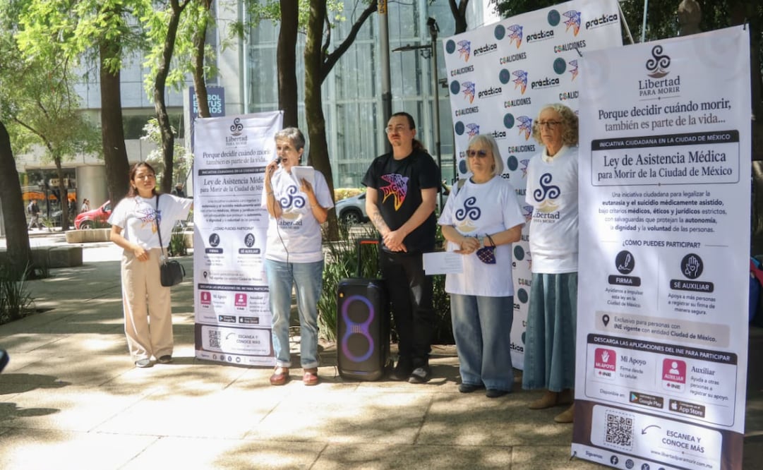 Colectivo busca recabar 20 mil firmas para impulsar muerte asistida en CDMX; iniciativa podría llegar al Congreso.
Foto: Karla Guerrero / EL UNIVERSAL