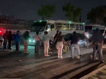 Habitantes de Ecatepec bloquean carretera Texcoco-Lechería por desabasto de agua potable