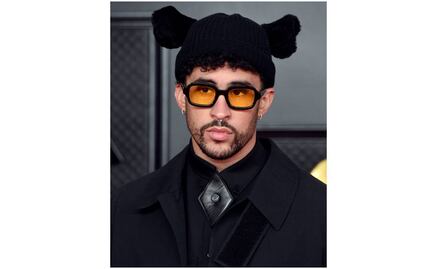 Vestido, tacones y calcetines, los atuendos de Bad Bunny también dan de qué hablar