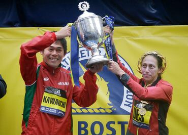 Yuki Kawauchi y Desiree Linden ganan el Maratón de Boston