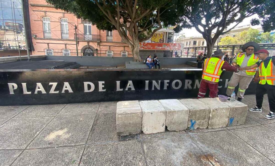 Comienzan trabajos de limpieza en la Plaza de la Información en la Cuauhtémoc (04/08/2025). Foto: Juan Carlos Williams / EL UNIVERSAL