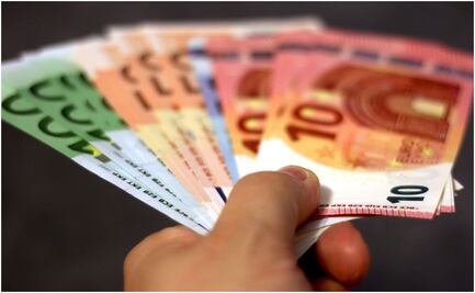 Euro cae de nuevo este jueves por debajo de los 1.06 dólares