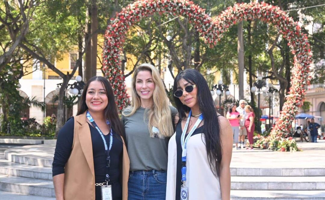 La alcaldesa del municipio de Veracruz, Paty Lobeira (centro) explicó que con la boda se pretende dar certeza jurídica a las parejas en Veracruz (11/02/2025). Foto: Especial