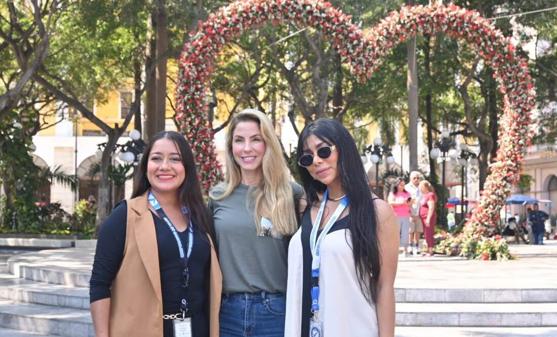 La alcaldesa del municipio de Veracruz, Paty Lobeira (centro) explicó que con la boda se pretende dar certeza jurídica a las parejas en Veracruz (11/02/2025). Foto: Especial