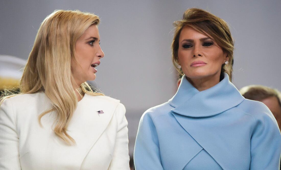 A la izquierda, Ivanka Trump, hija del magnate, junto a Melania, esposa de Trump (Foto: EFE)