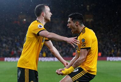 Raúl Jiménez brilla en triunfo del Wolverhampton ante el Manchester United