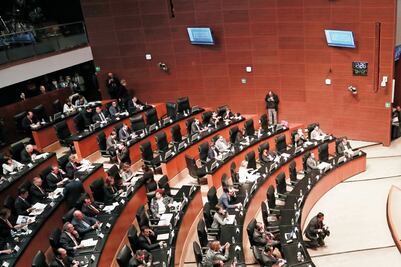 Manda EPN iniciativa para regular e-money