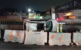 ¡Borrachos y locos! Se estrella una camioneta en la autopista México Puebla, muere el copiloto 