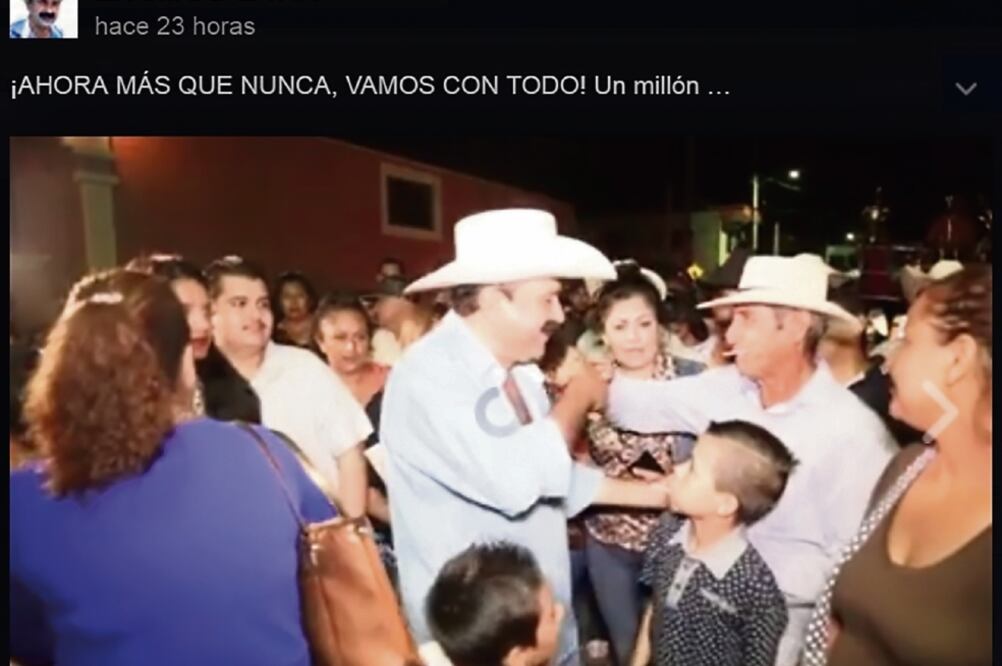 Bolo. El alcalde Hilario Ramírez Villanueva Layín lanzó billetes de 20 pesos a los asistentes para buscar su aprobación (ARCHIVO. EL UNIVERSAL)