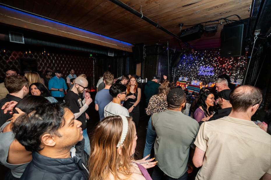 La Terraza Catedral se transforma en pista de baile con vistas al Zócalo durante Noches Lúcidas.

Foto: Facebook SANTA MARIA