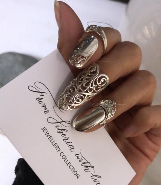 Anillos para las uñas, la nueva tendencia de esta temporada