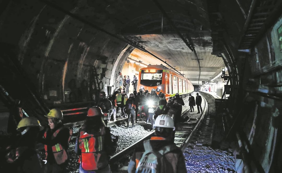 La jefa de Gobierno encabezó un recorrido a bordo de un tren entre Mixcoac-Parque de los Venados, en la Línea Dorada.