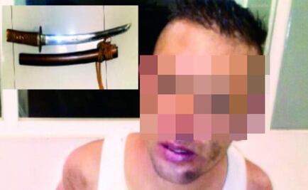 Hombre asalta microbús con un sable en Iztapalapa