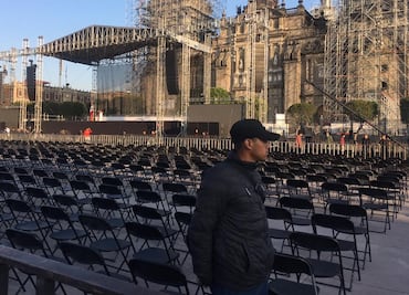 Instalan zona VIP resguardada por militares para informe de AMLO en el Zócalo