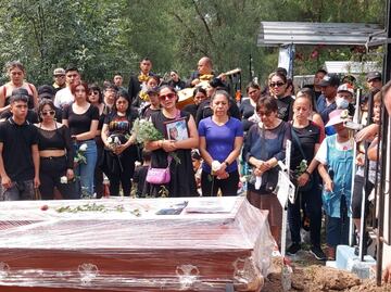 Con mariachis despiden a Carmen Elvia; piden que su feminicidio no quede impune