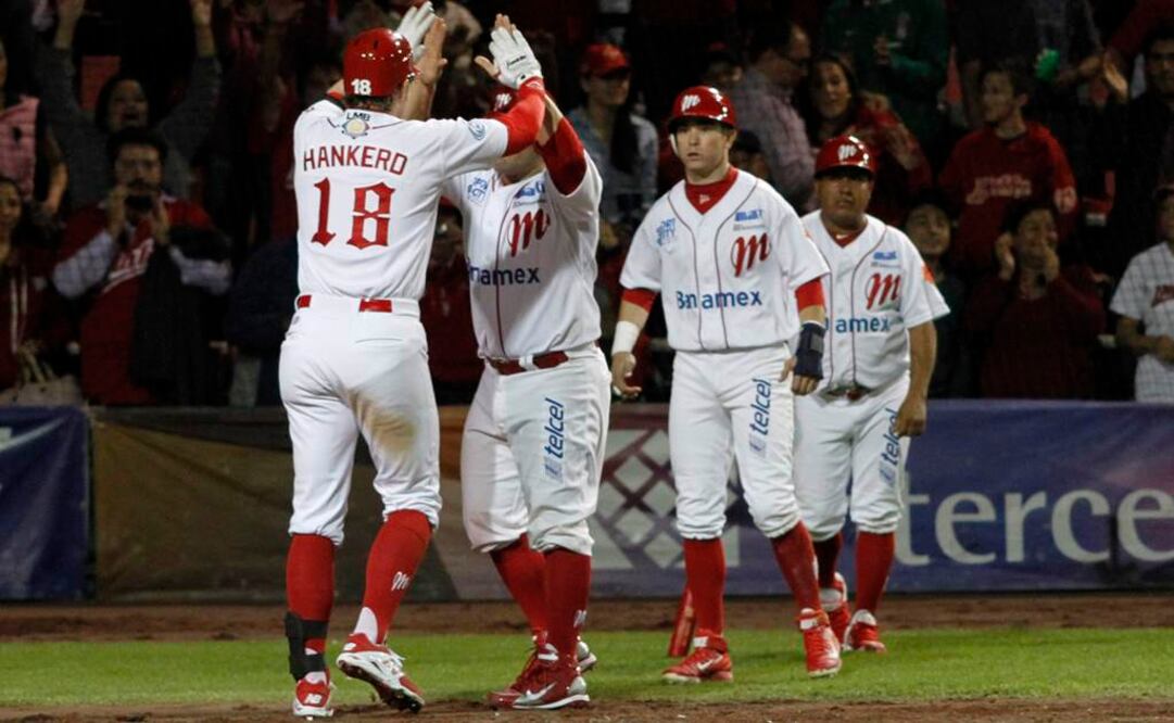 Los Diablos apalean y siguen vivos