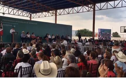 Tuve menos abucheos que Murat, Peralta y Astudillo, bromea gobernador de Coahuila