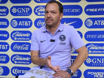 Santiago Baños rompe el silencio sobre la polémica: Le estamos dando mucha importancia al arbitraje