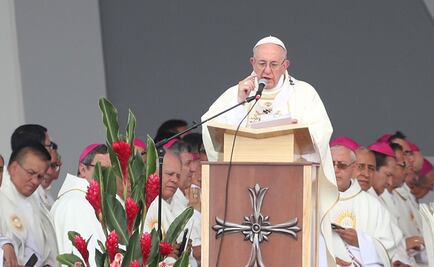 Papa reza por víctimas del sismo de México y el huracán "Irma" en el Caribe