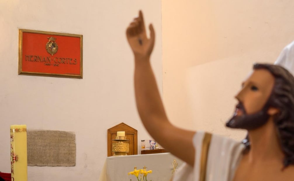 La placa que tiene el nombre del conquistador en letras doradas. | Foto: Santiago Cadena / EL UNIVERSAL