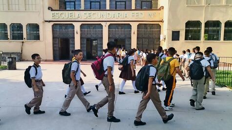 Inicia ciclo escolar 2023-2024  con opiniones divididas