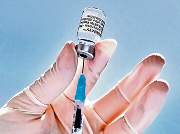 Además de AstraZeneca, ¿qué otra vacuna contra Covid-19 ha sido ligada a casos de trombosis?