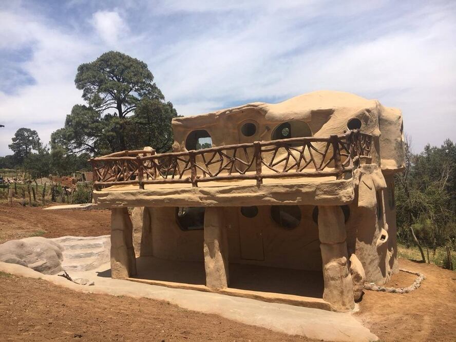 Regresa a la Edad de Piedra durante tu estancia en esta cabaña. Foto: Renta de Cabañas Mazamitla