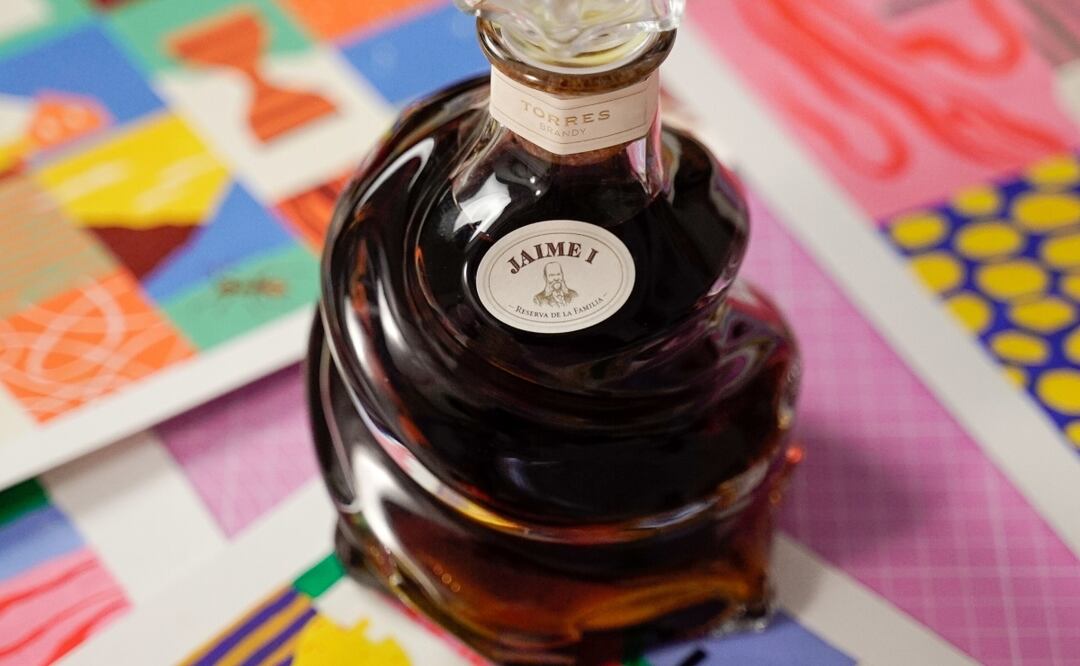 Jaime I, la botella artística de Torres Brandy. Foto: cortesía