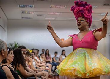 Con cuentos luchan contra la homofobia