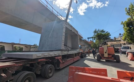 Retiran dovela caída del Tren Interurbano México-Toluca sobre calzada Mina de Arenas