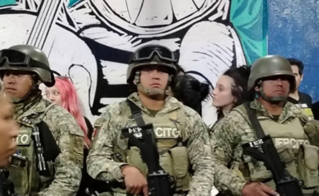 Desalojo en el Foro Alicia, durante un concierto, la noche del 30 de mayo. Foto: Vía X del cantante Fermin Muguruza.