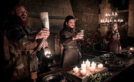 Productores de "Game of Thrones" se disculpan por vaso de Starbucks en la serie