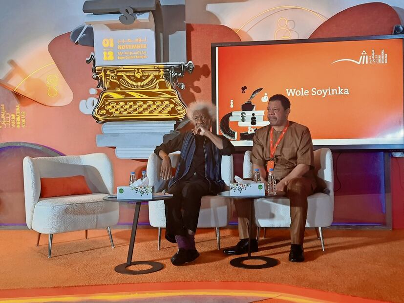 Wole Soyinka: ”las redes sociales están llenas  de imbéciles”