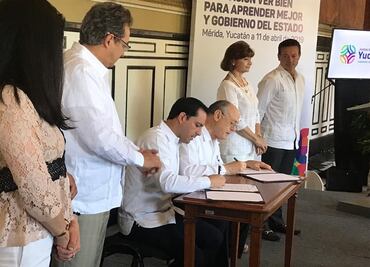 Firman convenio para entregar 40 mil lentes a estudiantes de Yucatán