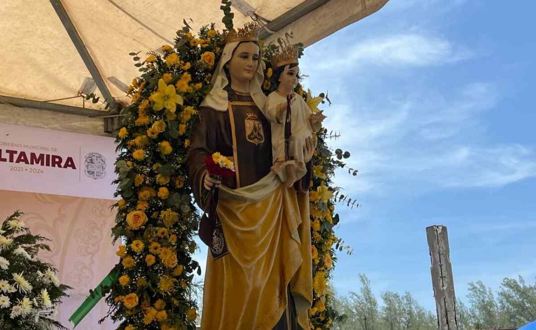 En el recorrido por el río Pánuco, pasaron por lugares emblemáticos como la exaduana de Tampico, para concluir como cada año, en el monumento a la Virgen del Carmen. Foto: Especial