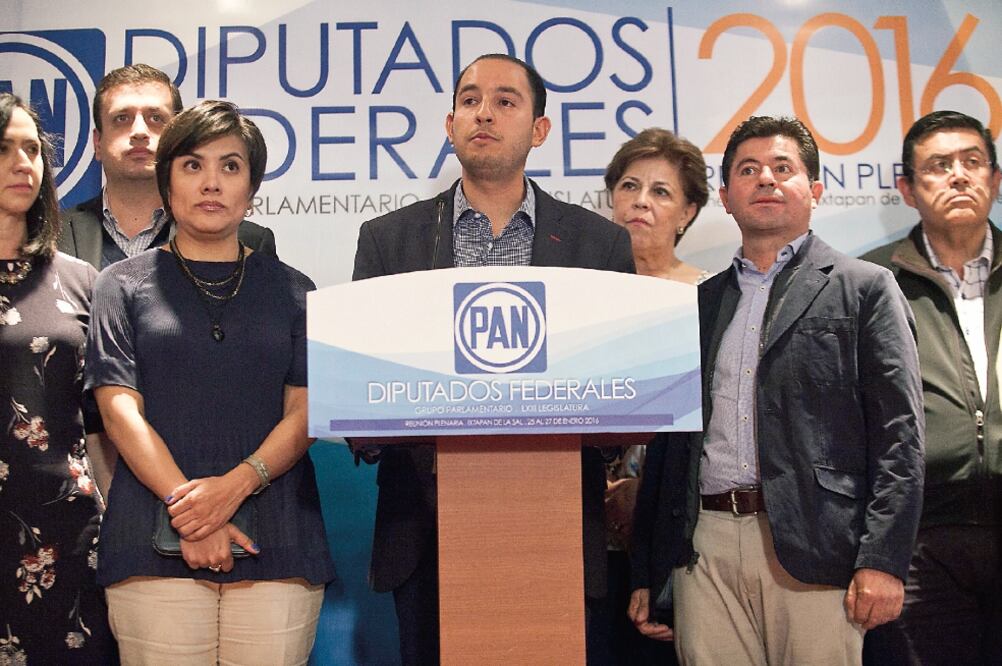 El coordinador de los diputados del PAN, Marko Cortés, afirma que el PRI no ha sabido aplicar la reforma laboral impulsada por Felipe Calderón (CRISTOPHER ROGEL. EL UNIVERSAL)