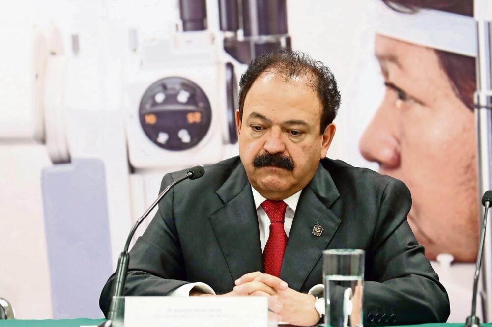 El secretario de Salud capitalino, Armando Ahued, aseguró que para un gobierno la prioridad es salvaguardar la integridad física de las personas (ARCHIVO EL UNIVERSAL)